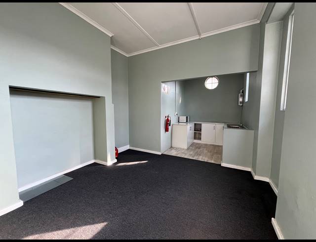 676M² OFFICE FOR SALE IN SOUTHERNWOOD